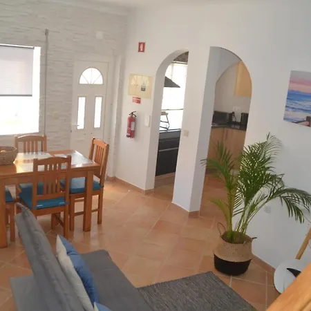 Holiday home Casa Flora T1 - Do Bispo